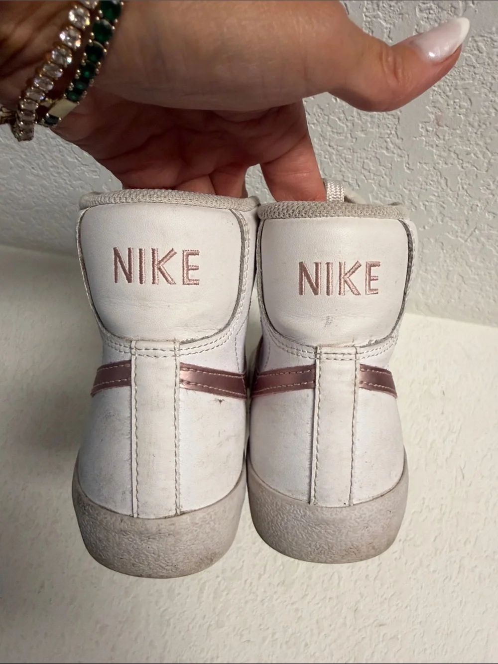 Nike Blazer Mid ’77 Vintage sneakers. Youth 5y Dusty Rose Swoosh